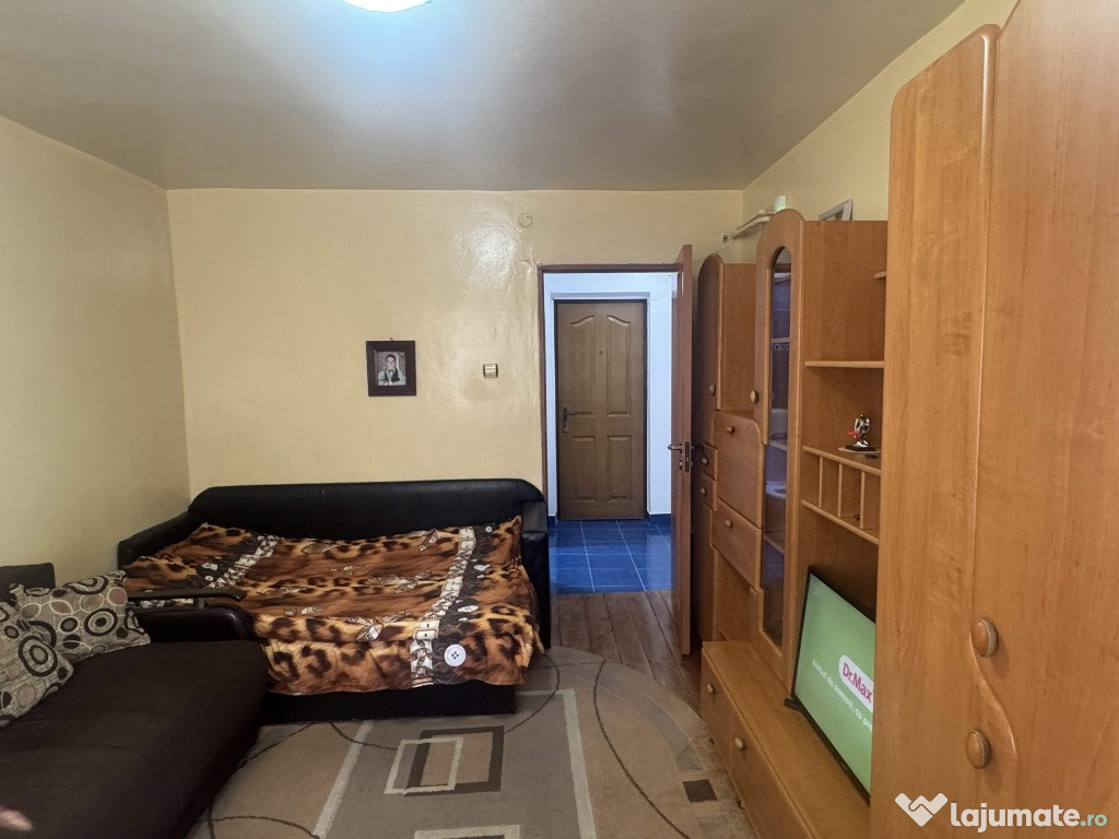 1 cam, etaj 1, 26 mp, bloc caramida, zona Zahana