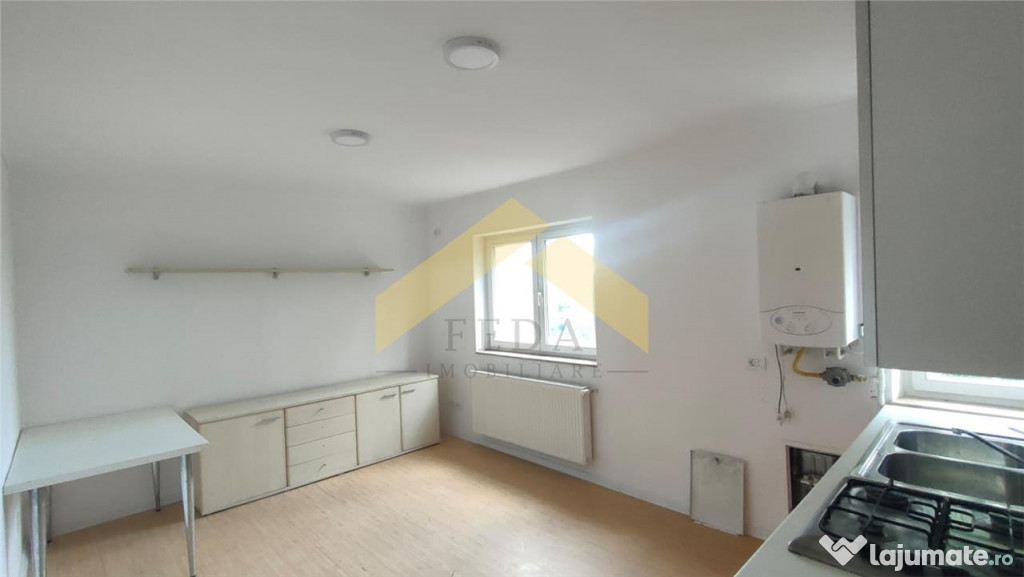 Bloc cu 18 apartamente de inchiriat