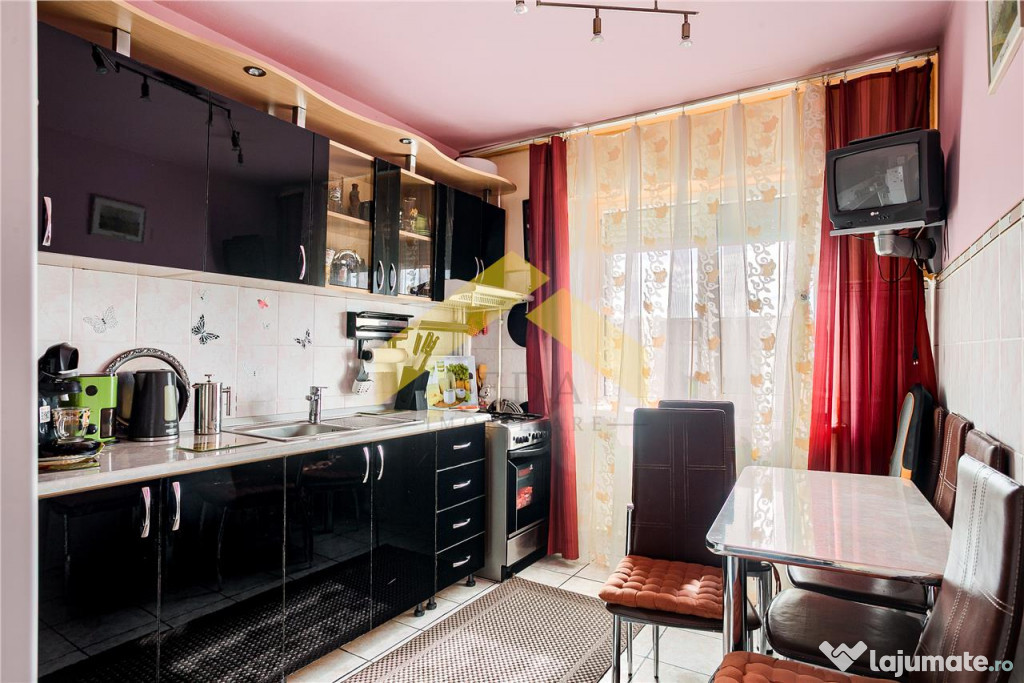 Apartament 2 camere de zona Gradiste