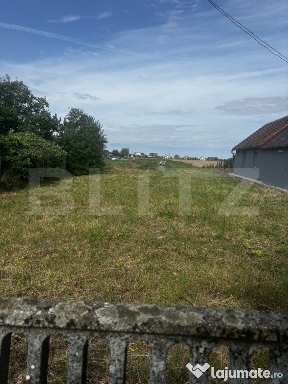 Teren intravilan, de vanzare, 12 ari, zona B-dul Lucian Blag