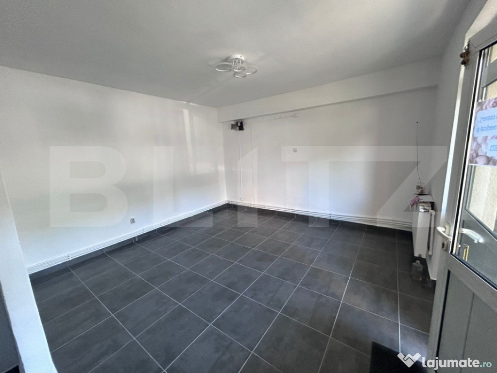 Spatiu comercial, 50 mp, parter de bloc, Bld Nicolae Titules