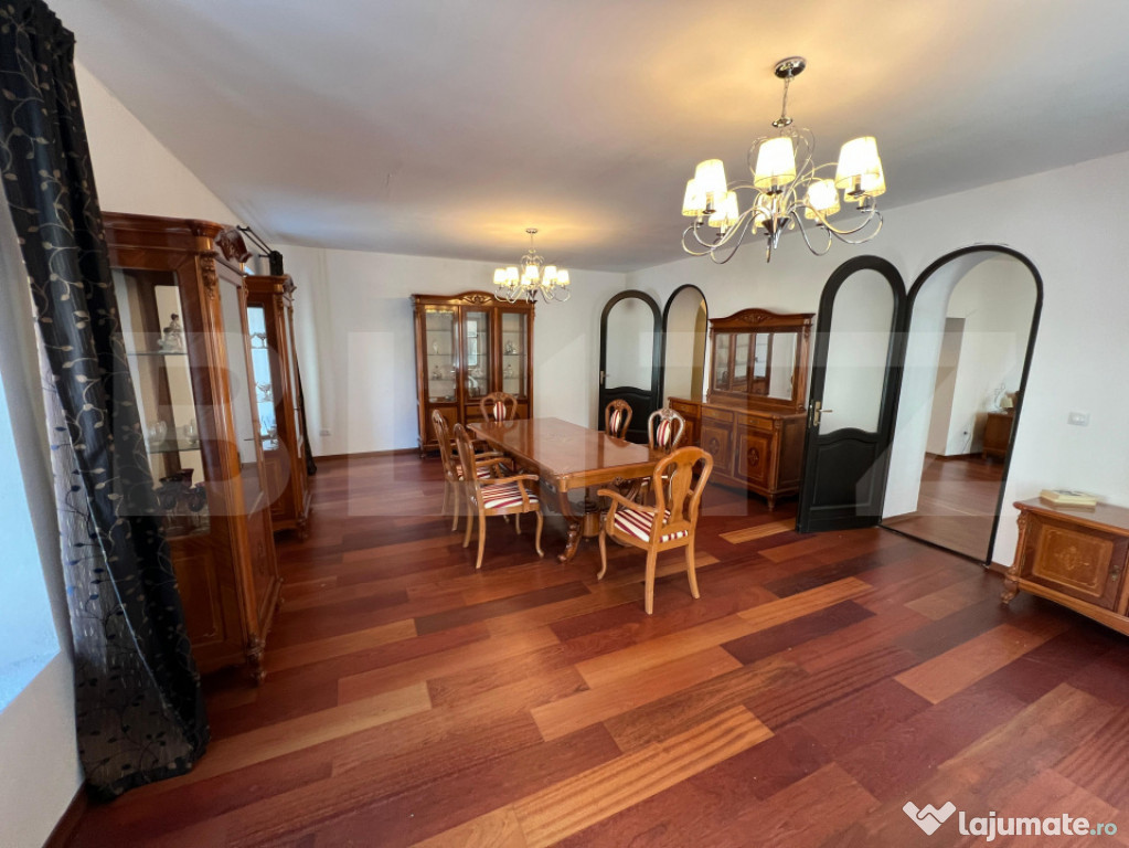 Apartament cu 2 camere, 130 mp, zona Centru Istoric