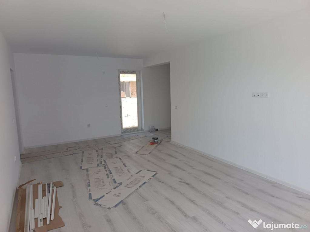APARTAMENT 2 CAMERE, DECOMANDAT, INTABULAT,BLOC NOU, TERASA