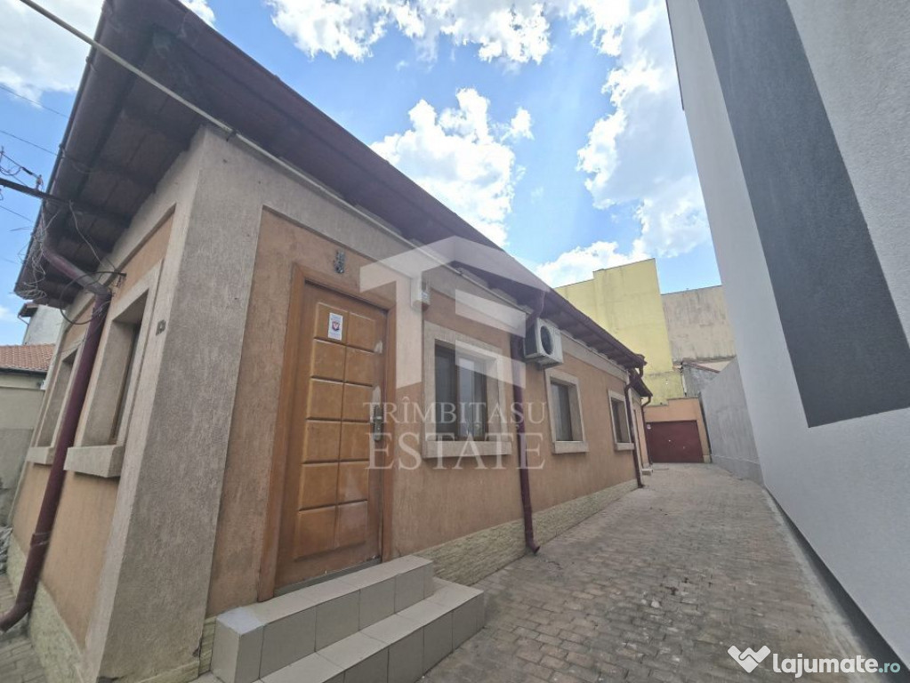 CENTRU- Casa de inchiriat pentru birouri.