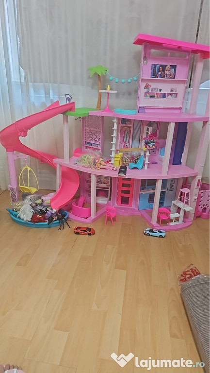Casuta Barbie roz