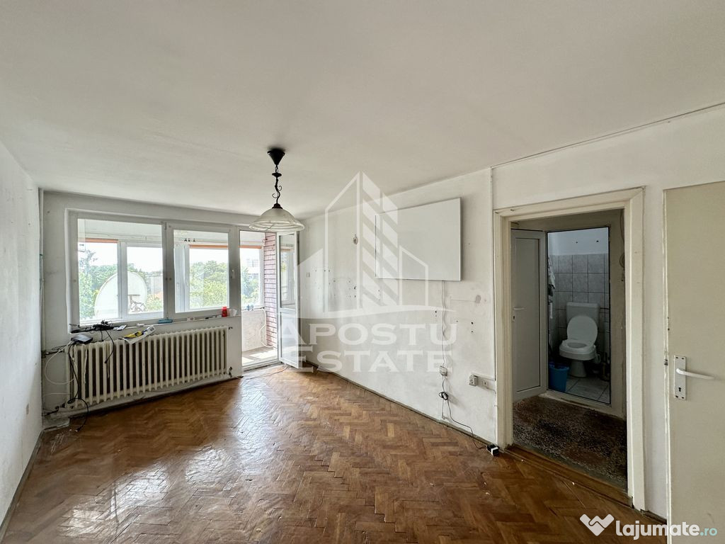 Apartament cu 2 camere, etaj intermediar, Torontalului
