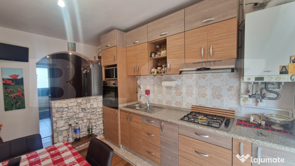 Apartament 2 camere , mobilat , etaj 1 tip vila, boxa si pa