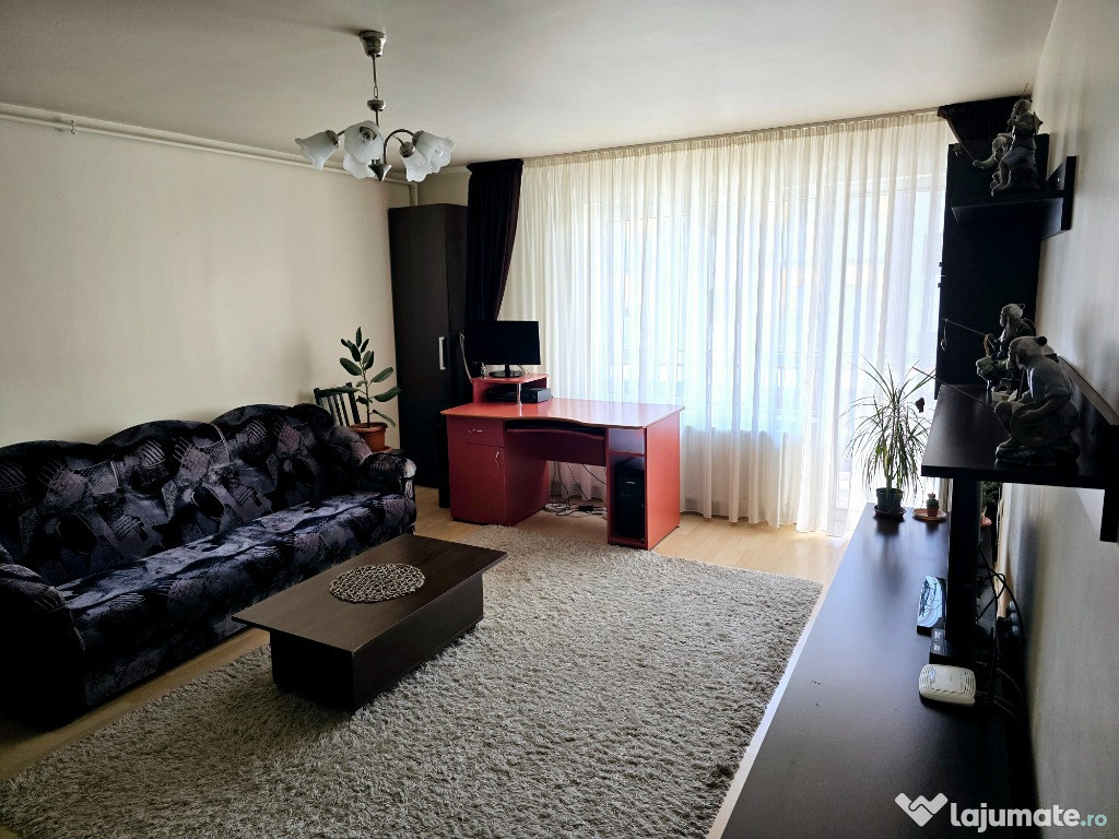 Persoana fizica, vand apartament 65 mp., semidecomandat, in loc. Flore