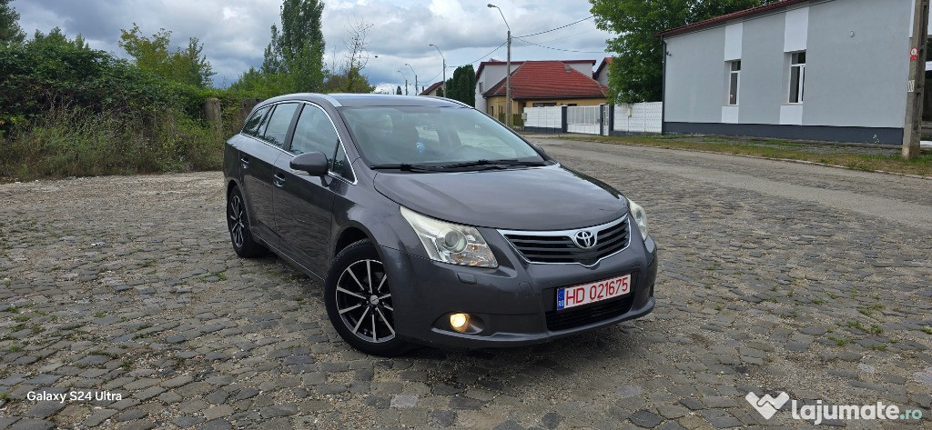 Toyota Avensis/2011/2.0 D /126 CP/ Clima/Navi/ Camera /