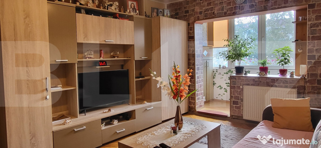 Apartament cu 3 camere in zona Soarelui
