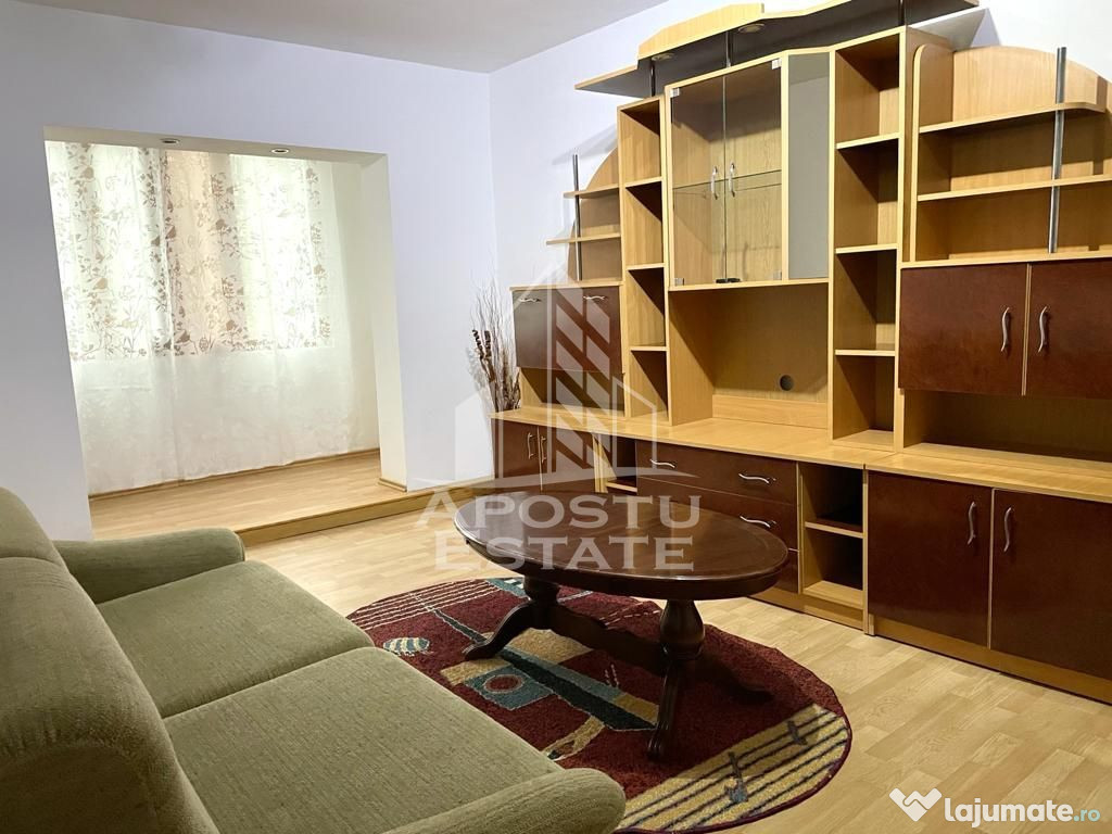 Apartament cu 3 camere decomandat in zona Lipovei