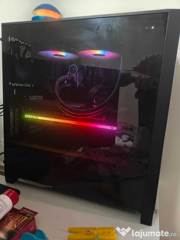 Sistem PC Gaming High End - 32 GB RAM, Radeo RX 7800 XT 16GB,i7- 14700