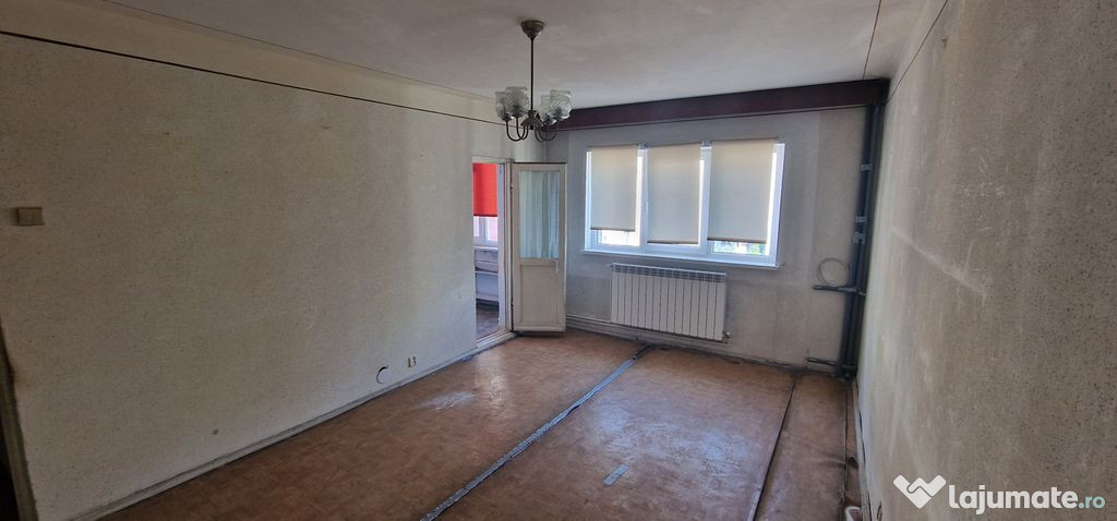 Doua camere decomancate zona KM 4-5
