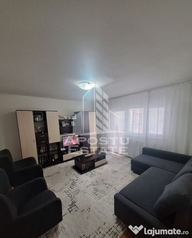 Apartament cu 3 camere, 2 bai, decomandat, etajul 2, cent...