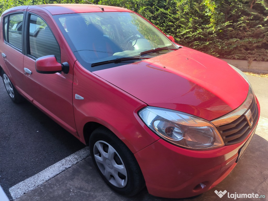 Dacia Sandero, unic proprietar, mașină familie.