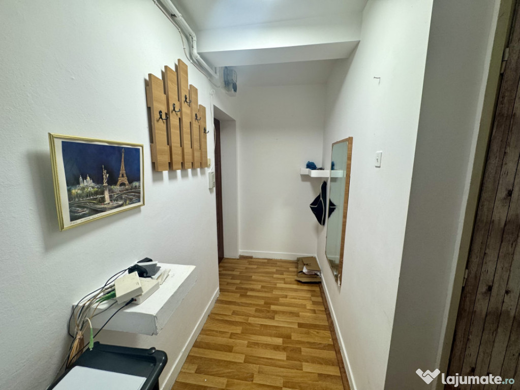 Apartament 3 camere etajul 2