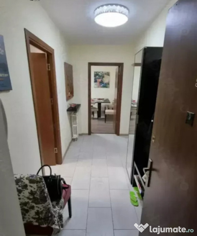 Apartament 3 camere - Centru Civic