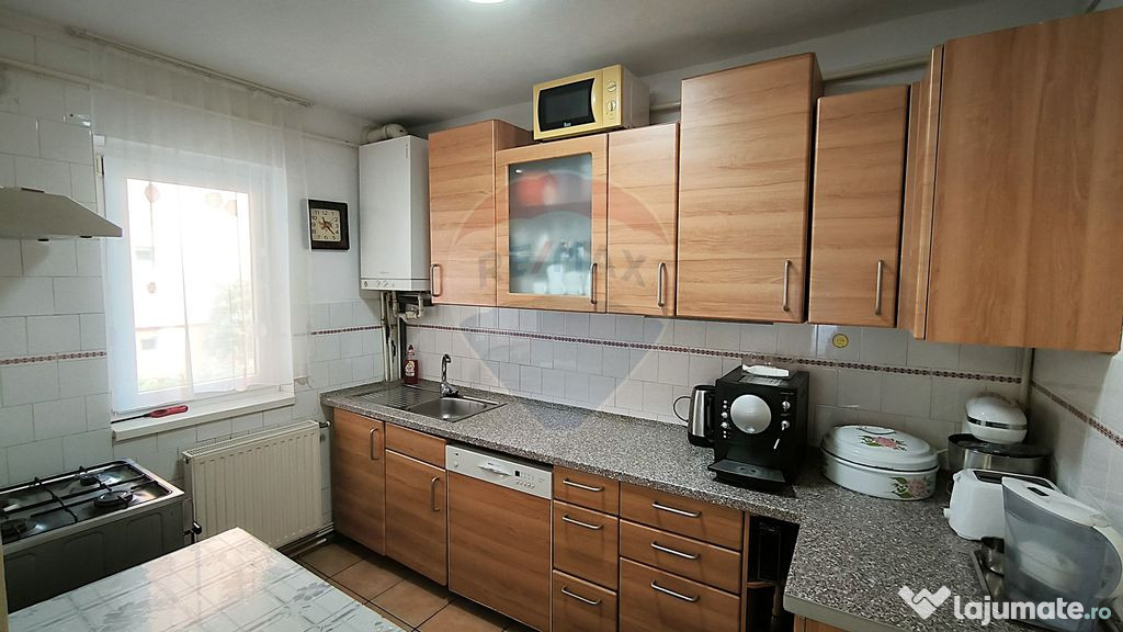 Apartament 3 camere decomandate – Parter, cartier Dupa-Zid