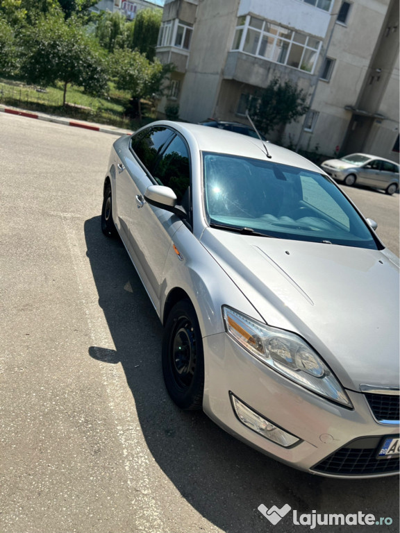 Vând Ford Mondeo