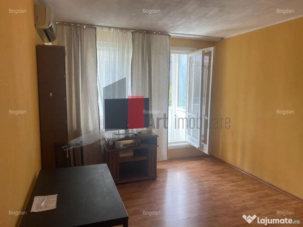 Vânzare garsonieră Tineretului