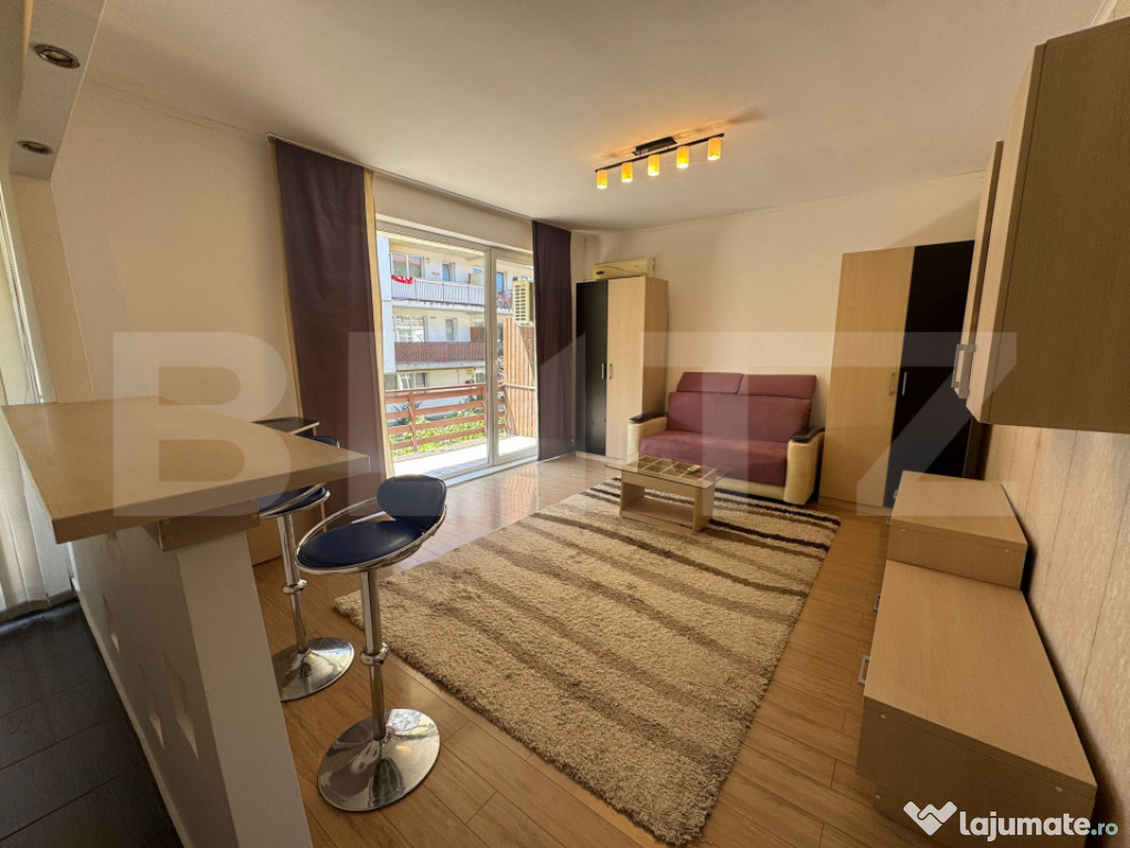 Apartament cu o camera, modern, loc parcare, zona Eroilor!