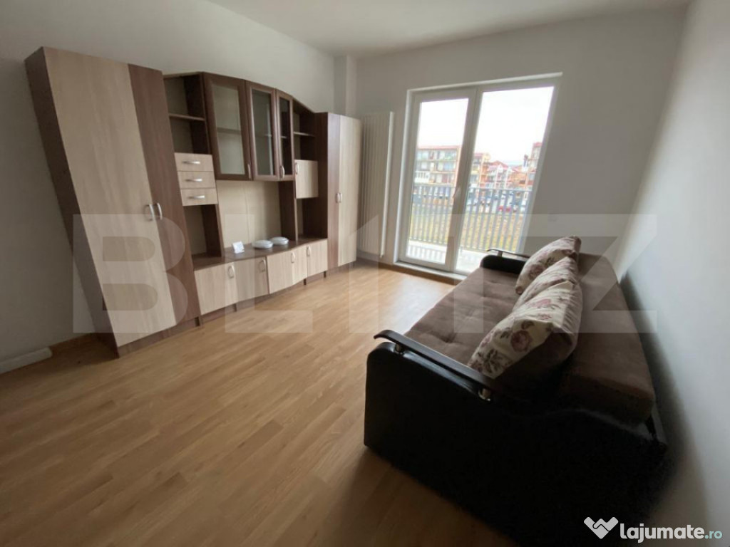 Apartament o camera, decomandat, 36 mp, lift, parcare, zona