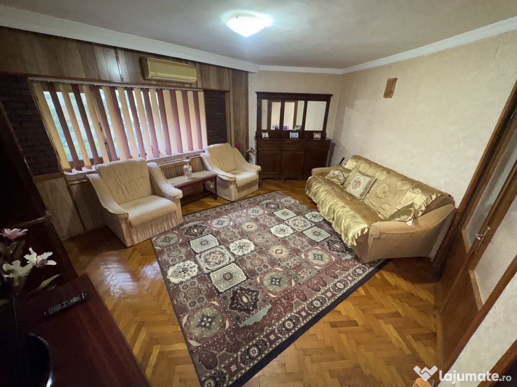 Apartament 3 camere zona Capitol