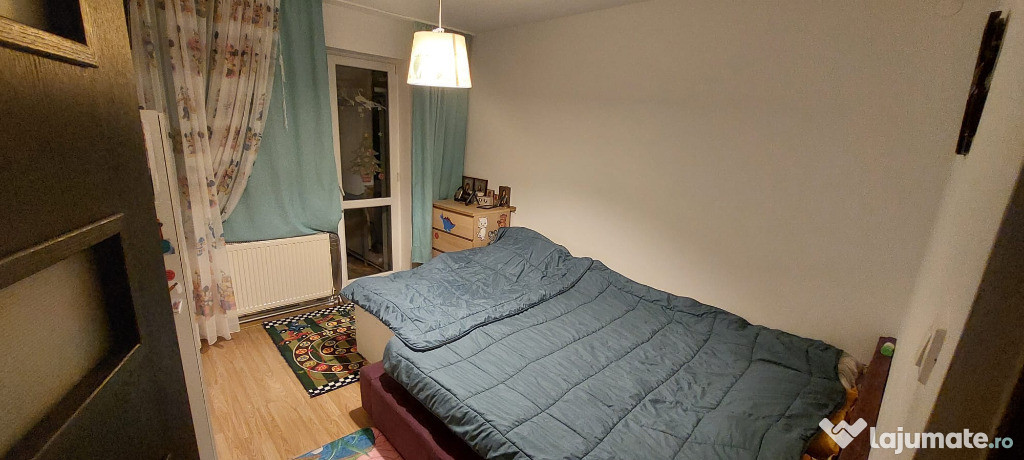 Apartament 3 camere în zona centrală