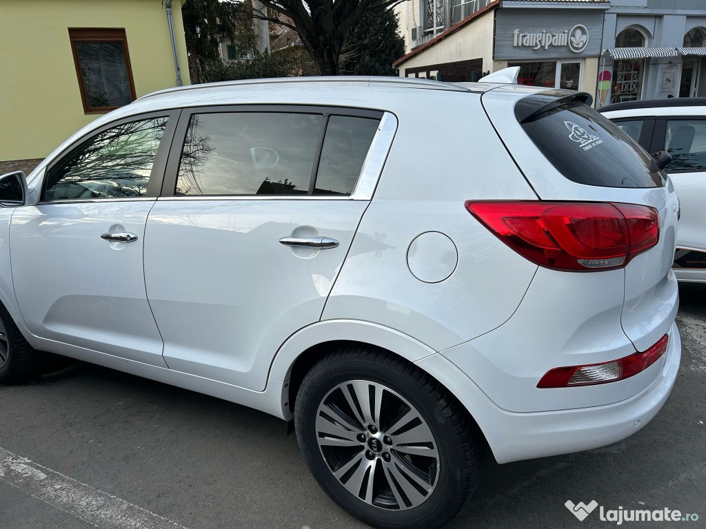 Vând Kia sportage 4x4 184cp