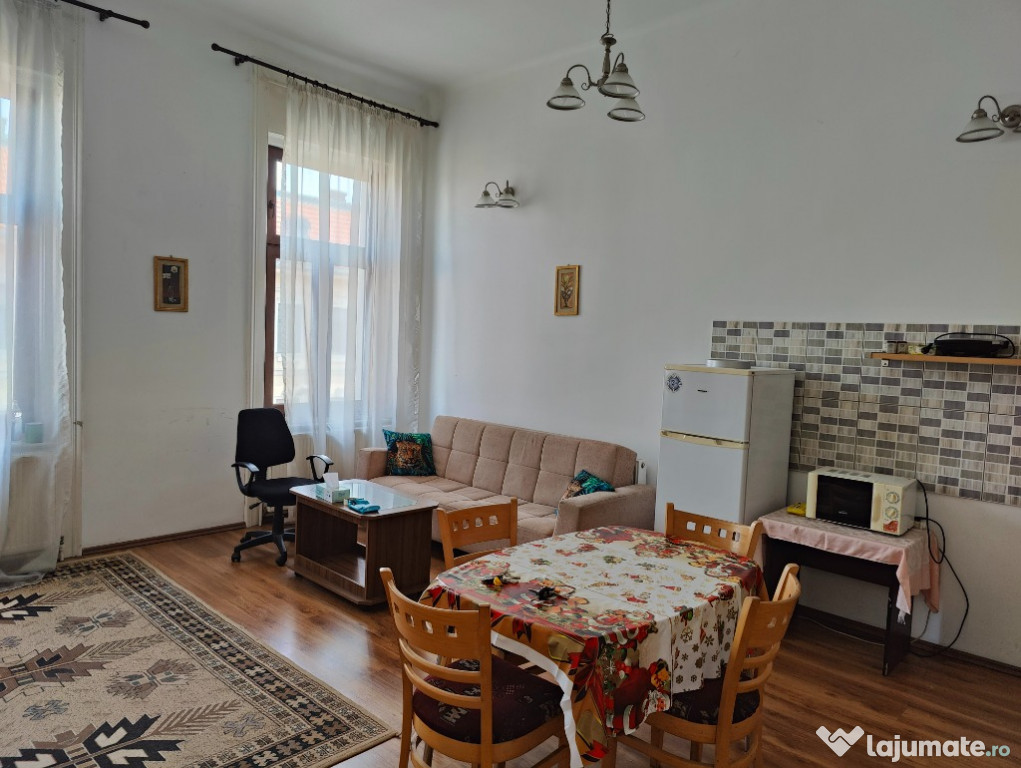 Inchiriez Apartament 4 camere 120 mp 420 euro
