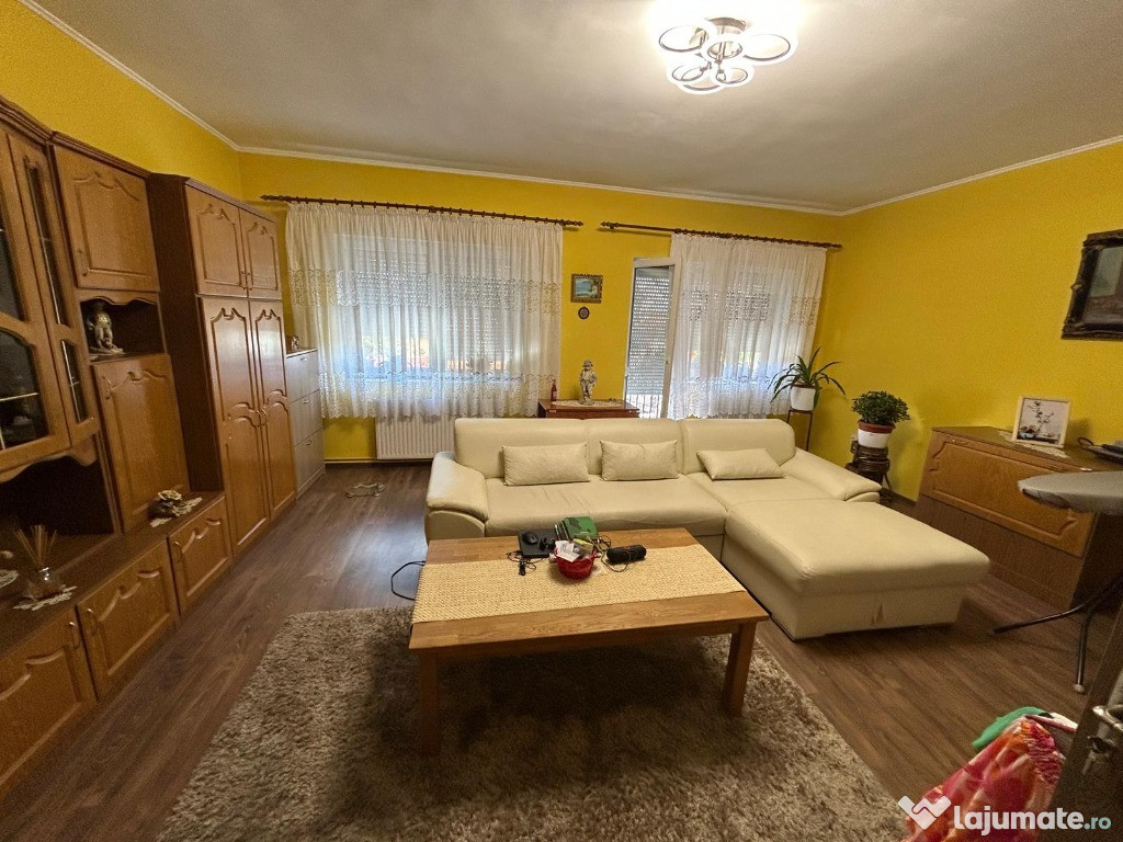 Casă spațioasă zona Titulescu Satu Mare ideală 1/3 familii sau birou