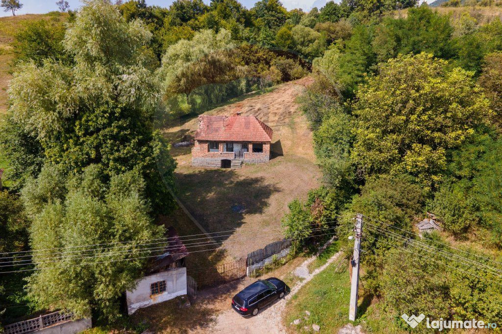 Casa veche cu teren ,Varmaga jud Hunedoara