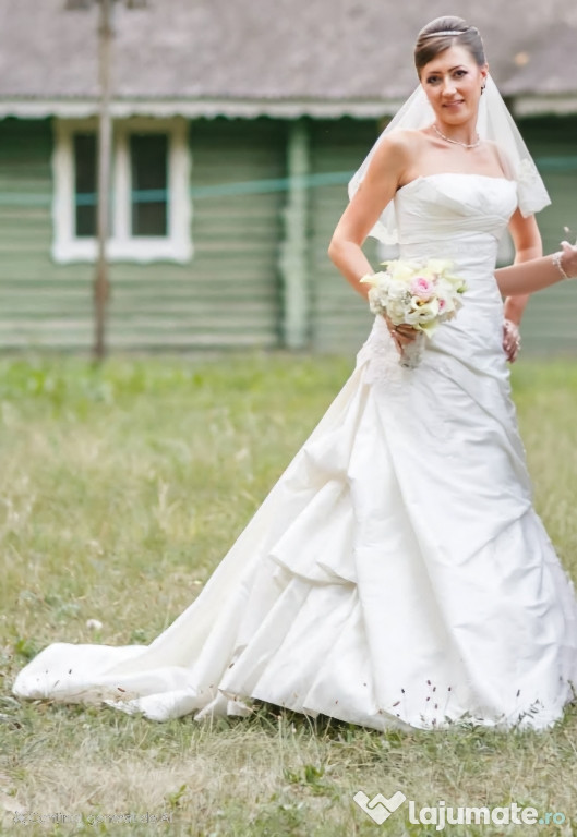 Vand rochie de mireasa Sposa dell Amore _ forma A