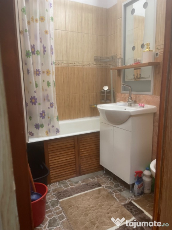 Închiriez garsonieră zona Ozana din Titan