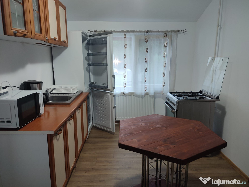 Apartament cu 4 camere, 7 Noiembrie, Targu Mures