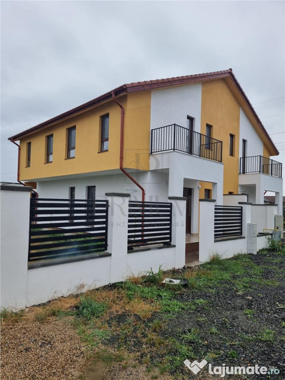 Duplex finalizat - bine compartimentat - toate utilitatile -