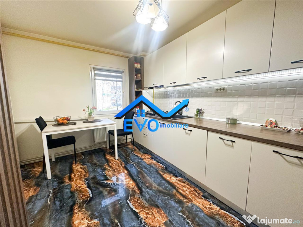 Apartament cu 3 camere , 2 bai , Decomandat , zona Metalurgi
