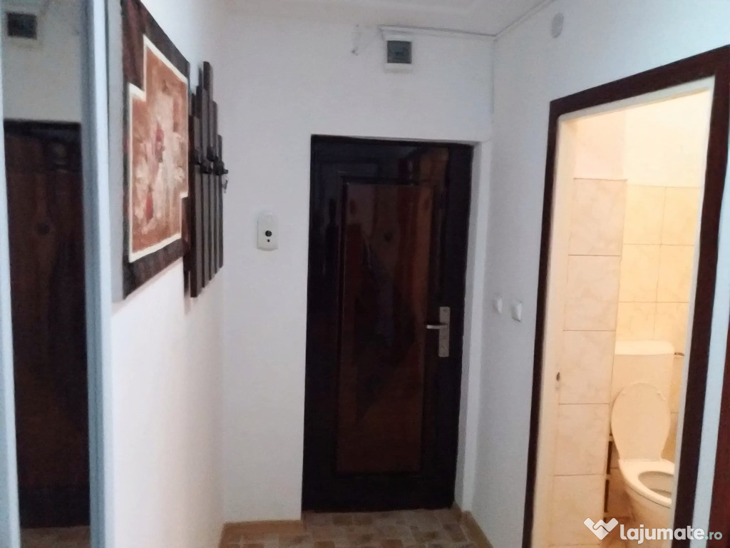 Garsonieră decomandată mobilată și utilată de închiriat 1 Mai