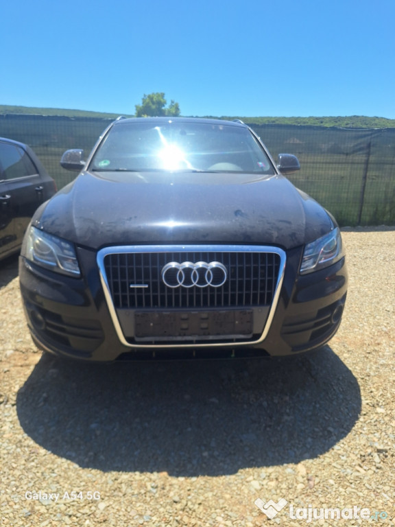 Dezmembrez Audi Q5 2.0 tfsi cod CDNC culoare negru LY9B