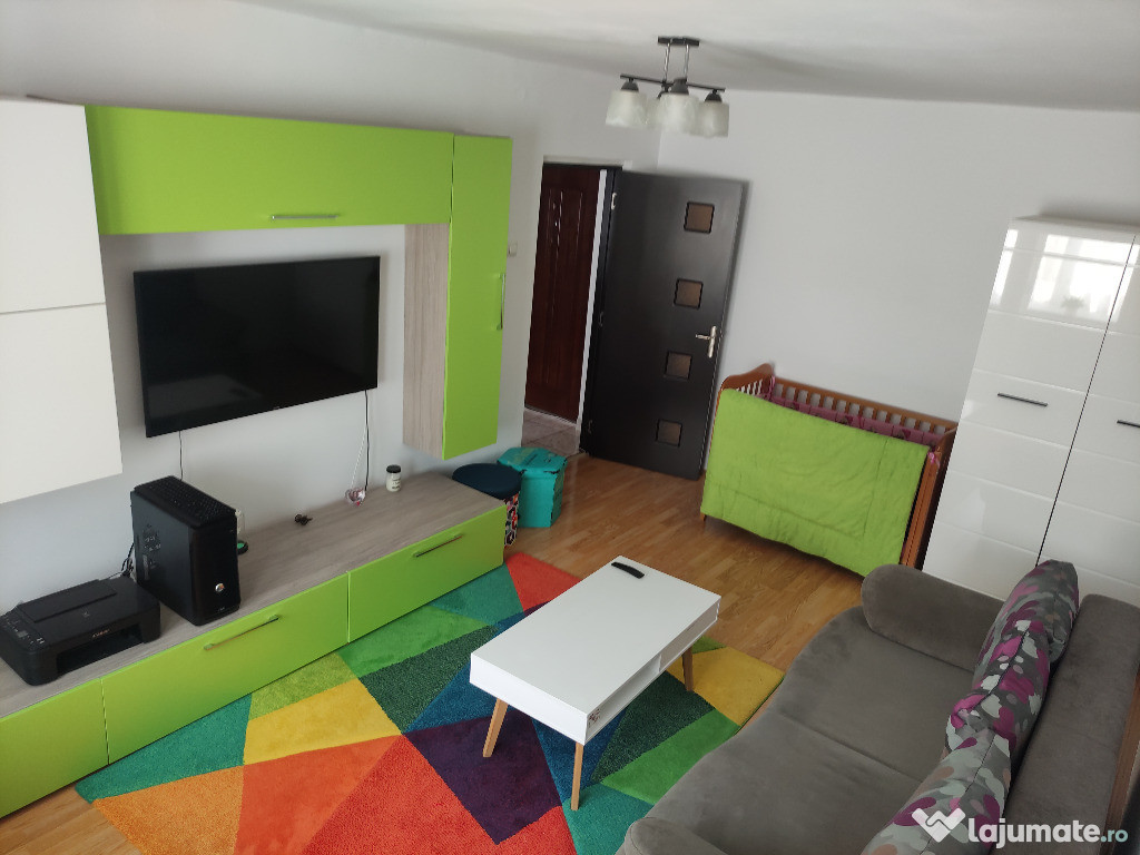 Vand apartament cu 2 camere