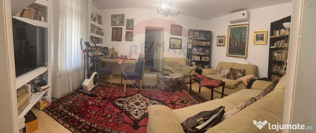 Casă / Vilă cu 6 camere de vânzare în zona Central