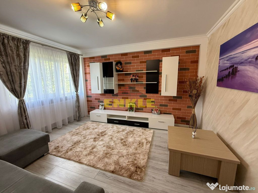 De inchiriat apartament cu 3 camere, zona Unirii.