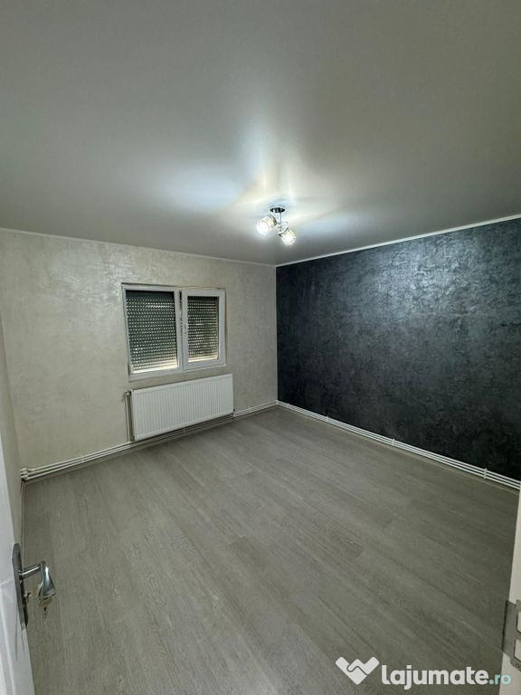 Apartament decomandat 2 camere de vanzare – Zona Baia C...