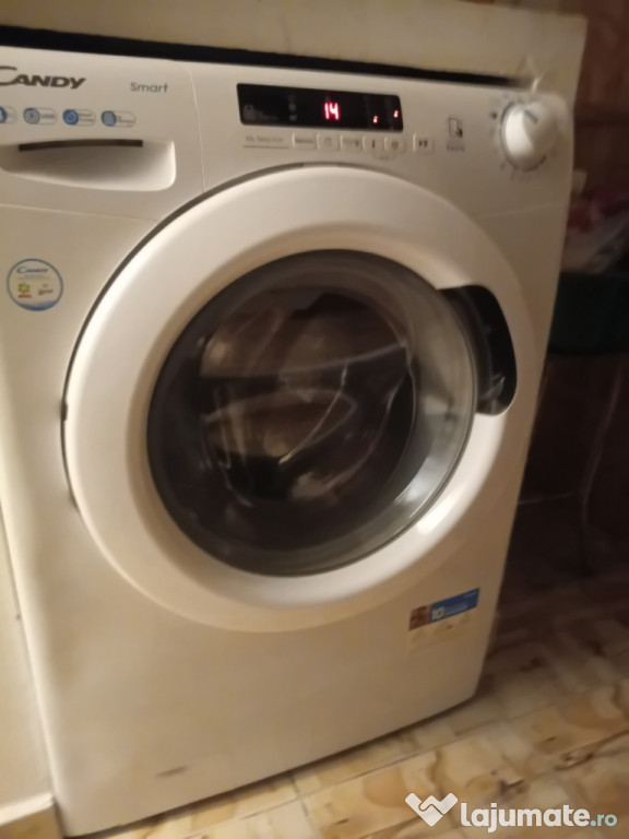 Vând mașină de spălat în stare foarte bună funcționează foarte bine
