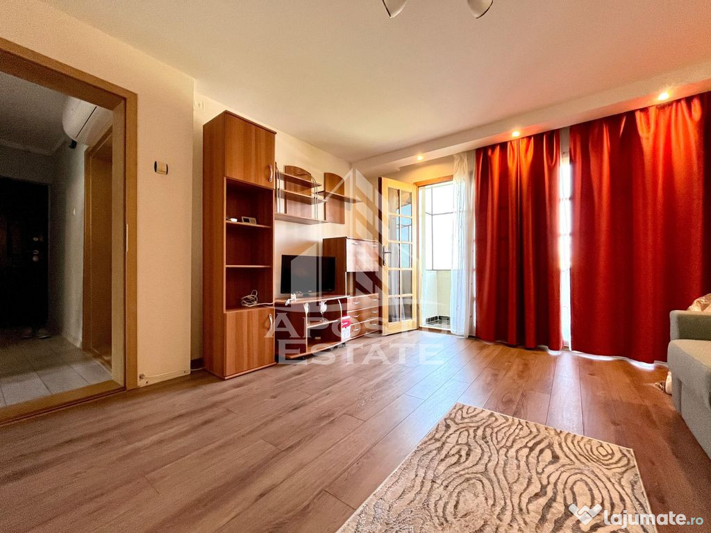 Apartament cu 3 camere, centrala proprie, zona Bucovina