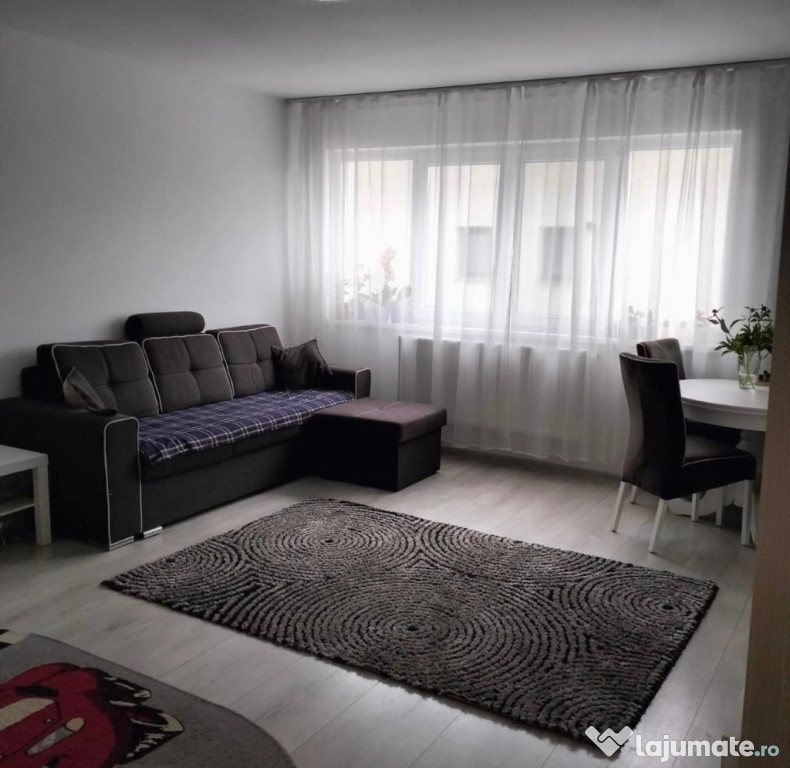 Apartament 2 camere, decomandat - zona Ghimbav