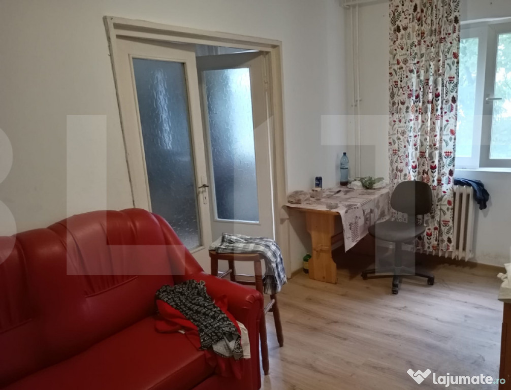 Apartament de vanzare, cu 3 camere, etaj 3, zona Fratelia