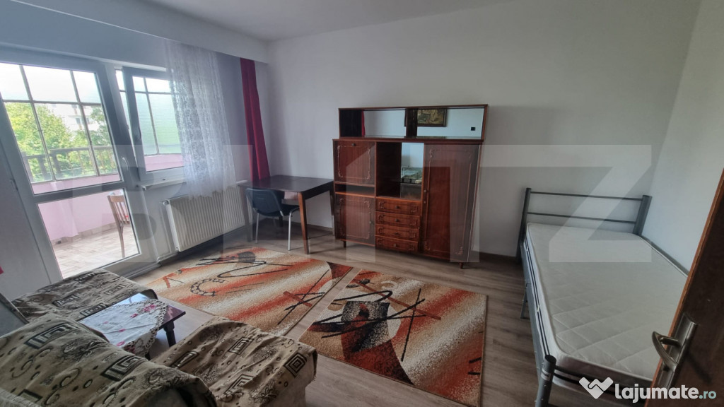 Apartament de vânzare – 3 camere, 2 băi, 2 balcoane, par
