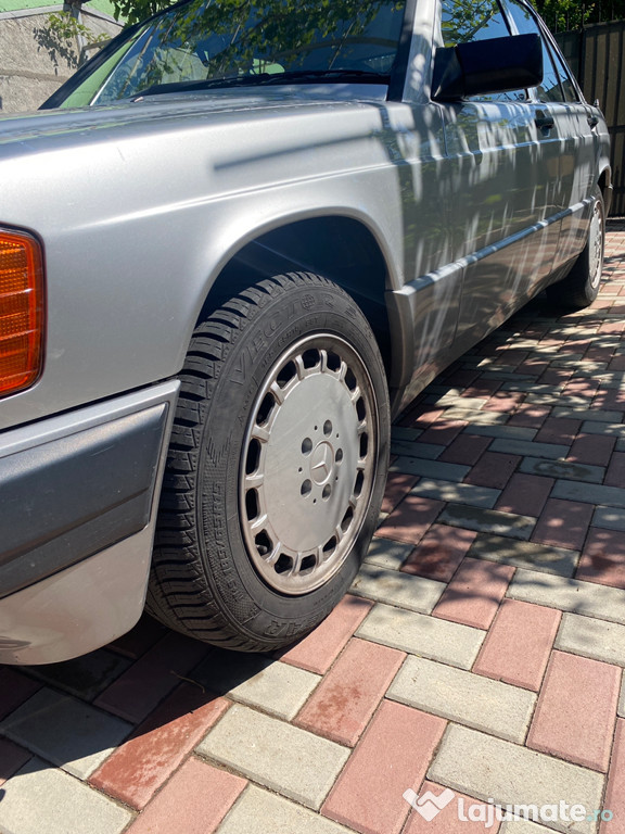 Mercedes 190 E benzină