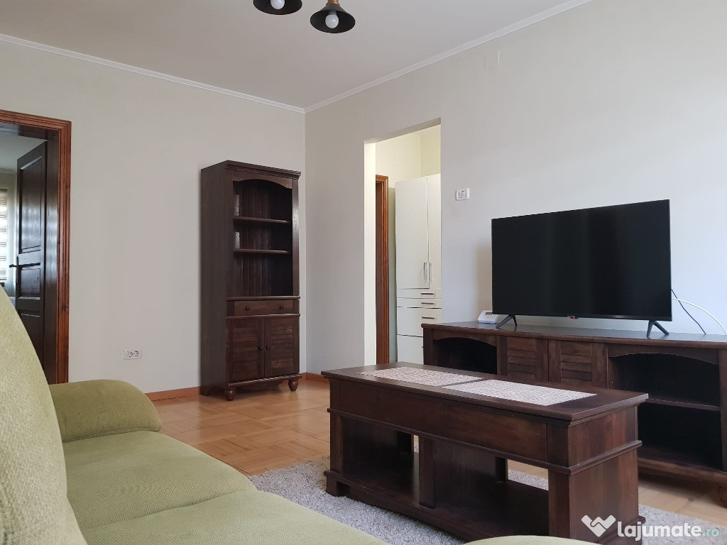 Prorprietar inchiriez apartament 3 camere ultracentral